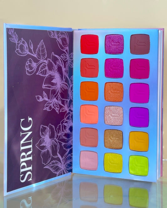 FLAWLESS IVY – Year In Color Eyeshadow Palette | Palette de fards à paupières